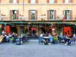 Il ristorante rosa a Roma. Gianni Politi a Piazza Navona: il colore si percepisce anche da fuori