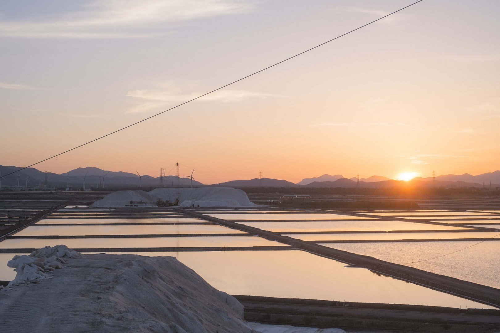 Saline Conti Vecchi, Assemini (CA) al tramonto Foto Manuela Meloni 2017 (C) FAI   Fondo Ambiente Italiano