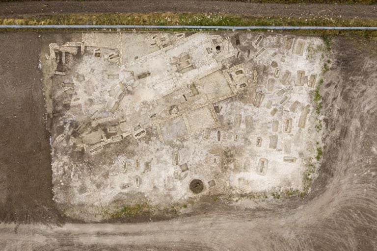 Scoperta in Puglia una basilica di 1500 anni fa durante i lavori per un impianto fotovoltaico