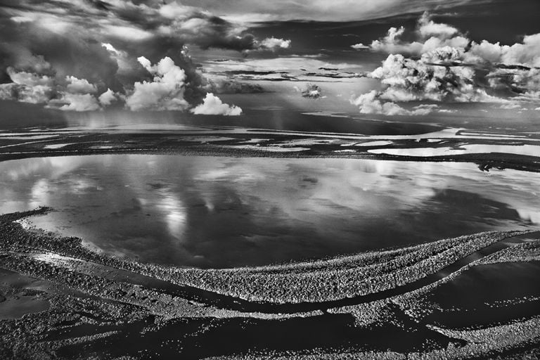 Anavilhanas isole boscose del Rio Negro. Stato di Amazonas Brasile 2009 © Sebastiao Salgado Contrasto Perché è importante tornare a osservare le fotografie di Sebastião Salgado