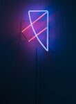 Enrique Ramirez, Foque invertido, 2018, neon, 13x20 cm