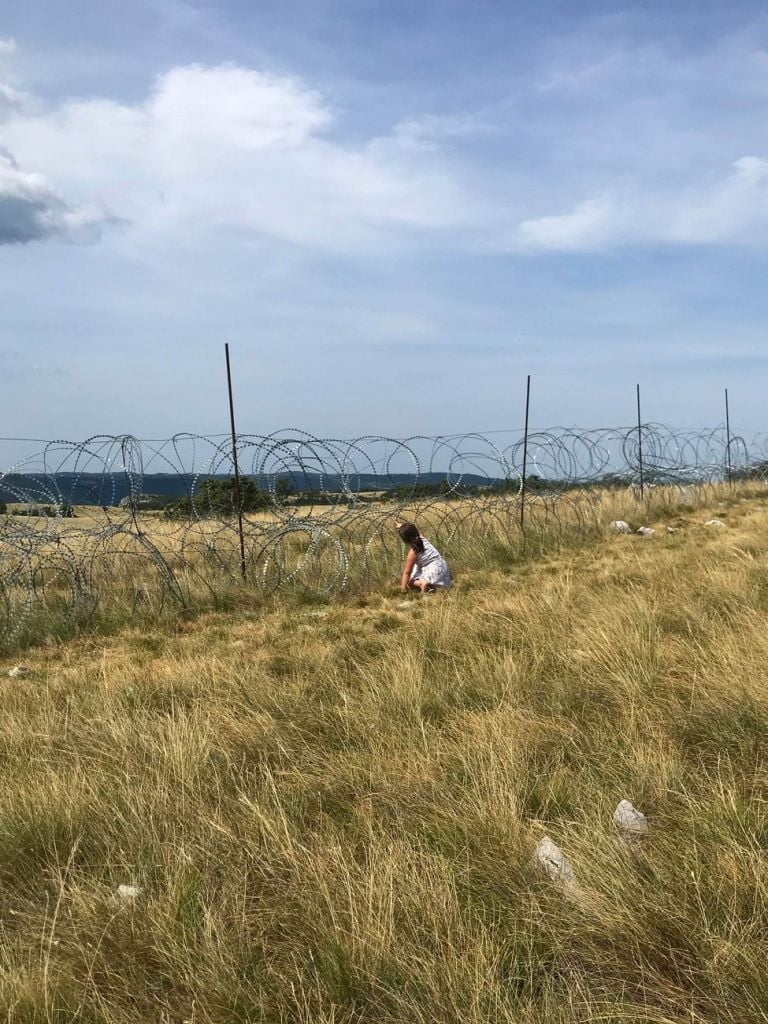 Filippo Berta, One by One, 2021, still da 4K Video 2160p, confine tra Croazia e Serbia