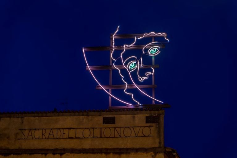 Patrick Tuttofuoco, Elevatio Corpus, 2019 - Neon Light And Steel Structure - Ghizzano, Pisa Italy. Ph. Andrea Testi