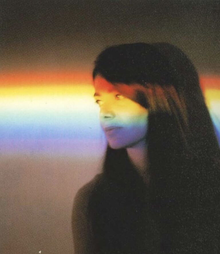 Laura Grisi, Rainbow, prisma e luce, 1968. Courtesy Estate Laura Grisi e P420, Bologna