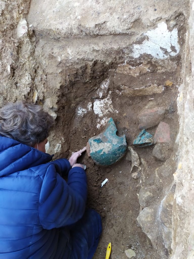 La scoperta del Tempio di Atena a Velia, Scavo in corso