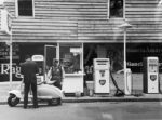 Ernesto Fantozzi, Distributore di Benzina in Viale Regina Giovanna, Milano 1961, 1961, modern gelatin silver print, cm 39x29, © Ernesto Fantozzi / Courtesy ADMIRA, Milano