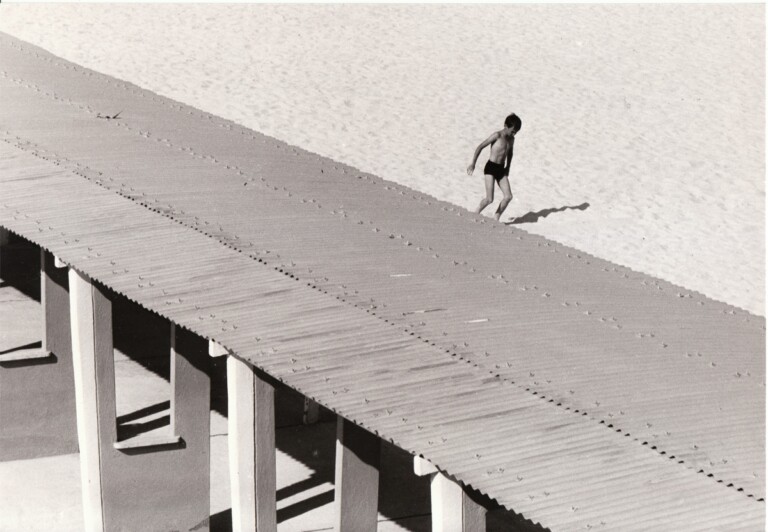 Giuseppe Loy, Cagliari, Spiaggia del Poetto, 1965. Courtesy Fondazione Loy