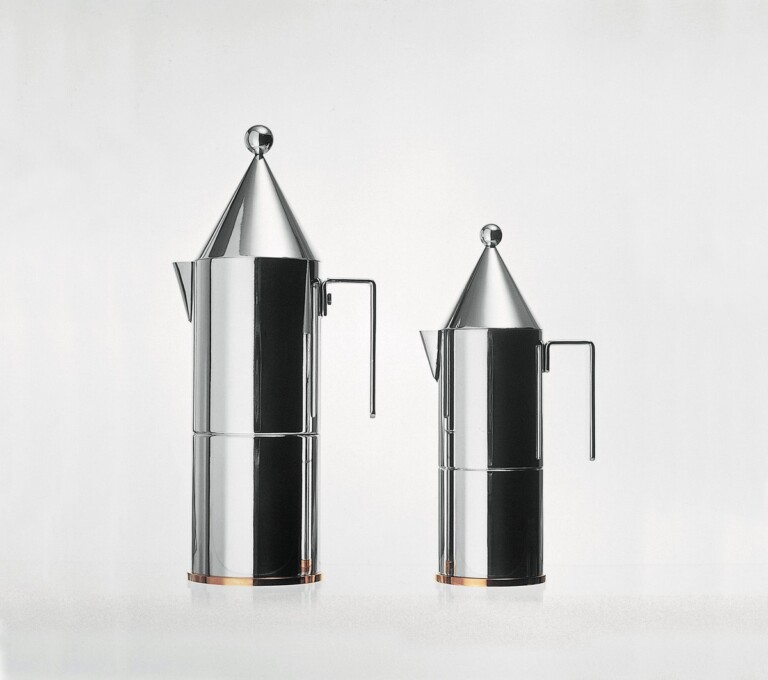 Aldo Rossi, caffettiera espresso La conica, 1984. Alessi © Eredi Aldo Rossi, courtesy Fondazione Aldo Rossi