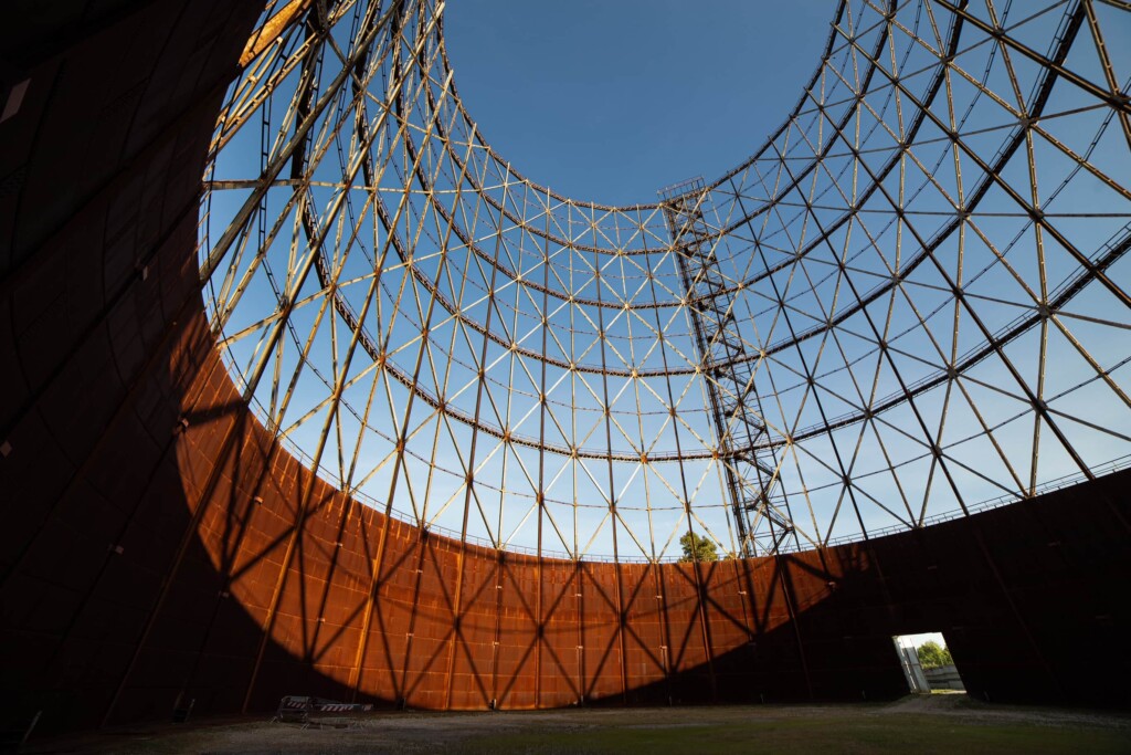 Arte contemporanea al Gazometro di Roma. Una mostra e le visite guidate alla struttura