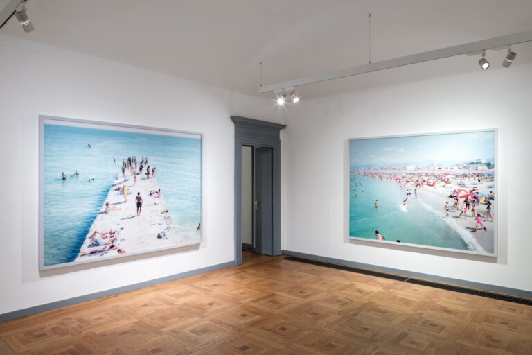 Massimo Vitali. Ti ho visto. Exhibition view at Mazzoleni, Torino 2022. Photo Renato Ghiazza