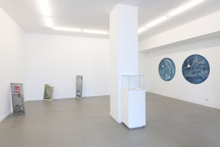 Cesare Pietroiusti. Valori. Exhibition view at The Gallery Apart, Roma 2022. Photo Giorgio Benni. Courtesy The Gallery Apart