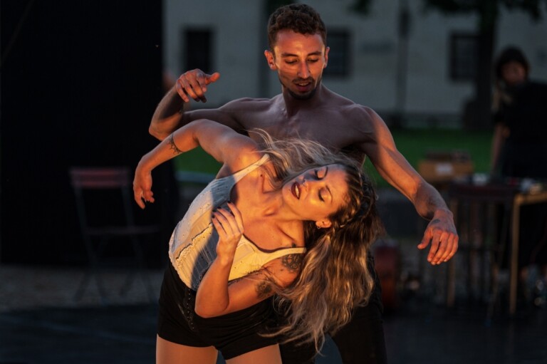 Sul filo del circo. Compagnia blucinQue, Vertigine di Giulietta. Photo Andrea Macchia