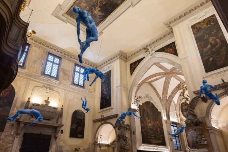 Ugo Rondinone. burn shine fly. Exhibition view at Scuola Grande San Giovanni Evangelista, Venezia 2022. Courtesy the artist, Galerie Eva Presenhuber, Esther Schipper, Sadie Coles HQ, Gladstone, Kamel Mennour, Kukje Gallerie. Photo Andrea Rossetti