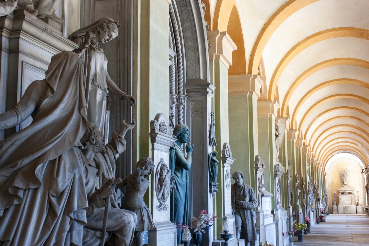 Un porticato del cimitero monumentale di Staglieno a Genova. Photo Assereto Stefano