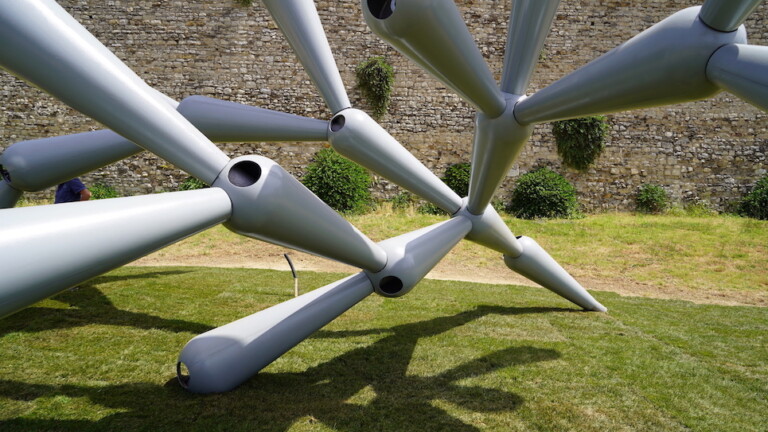 Spindles di Loris Cecchini a Prato