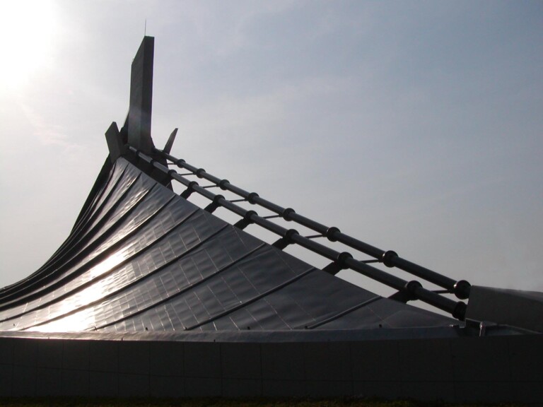 Kenzo Tange, Yoshikatsu Tsuboi, Mamoru Kawaguchi Yoyogi National Gymnasium (Tokyo, 1964) Courtesy Kawaguchi & Engineers