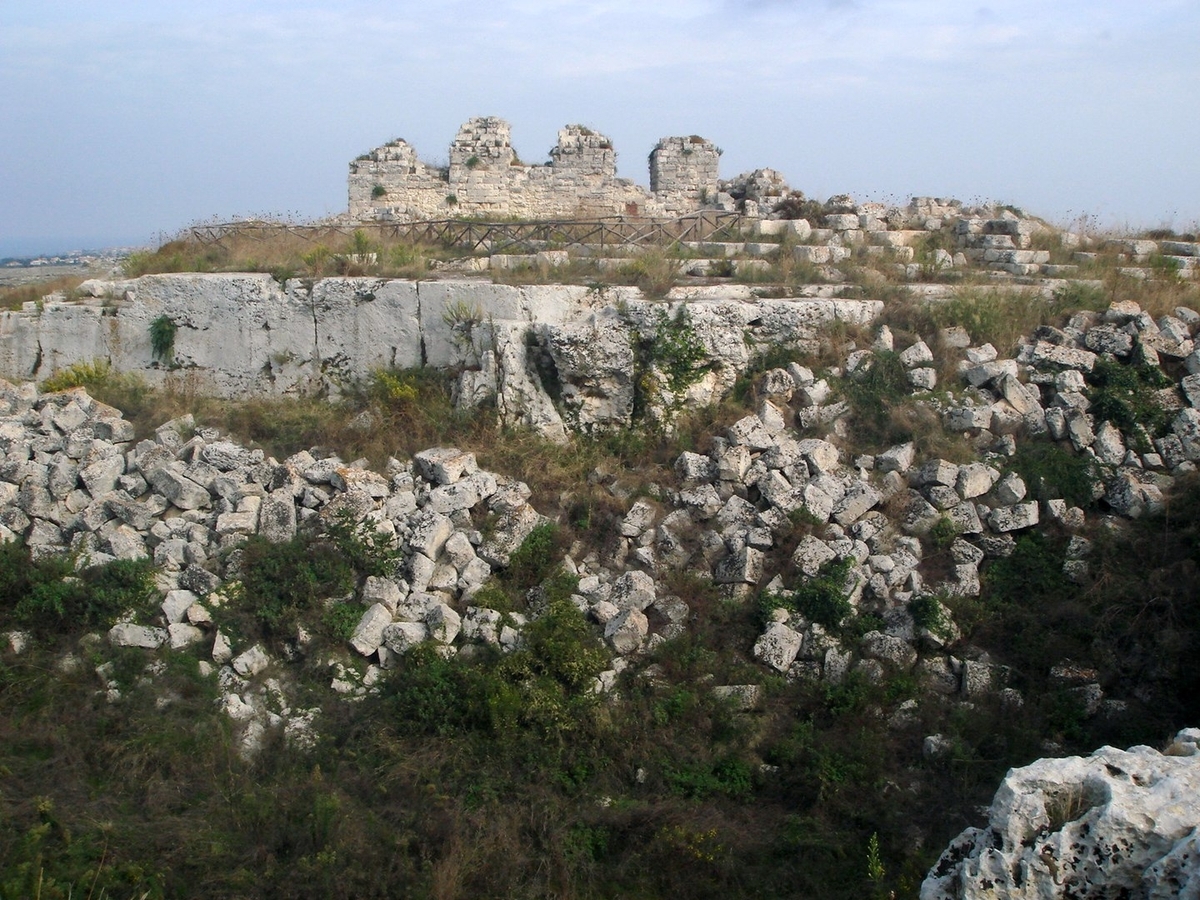 Il castello Eurìalo di Siracusa. Photo Giovanni Dall’Orto via Wikimedia