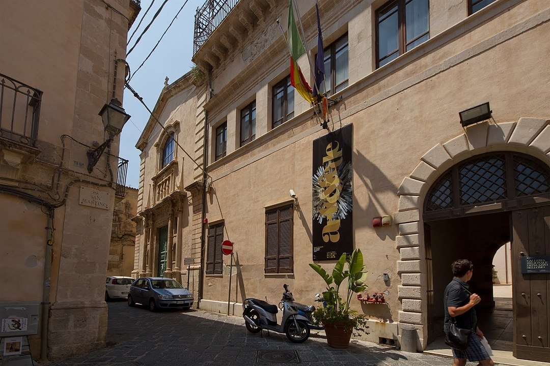 La Galleria regionale di Palazzo Bellomo a Siracusa. Photo trolvag – Panoramio.com, CC BY SA 3.0, via Wikimedia