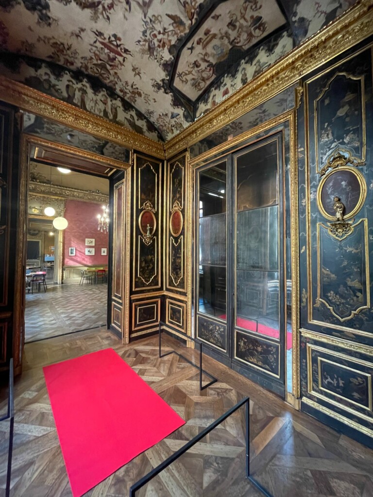 1 8 Restaurati i Gabinetti di Palazzo Graneri a Torino, sede del Circolo dei lettori