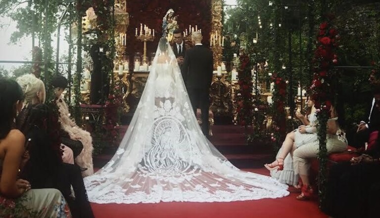 Matrimonio a Portofino di Trevis Barker e Kourtney Kardashian in Dolce&Gabbana (Ph. Ellen Von Unwerth)