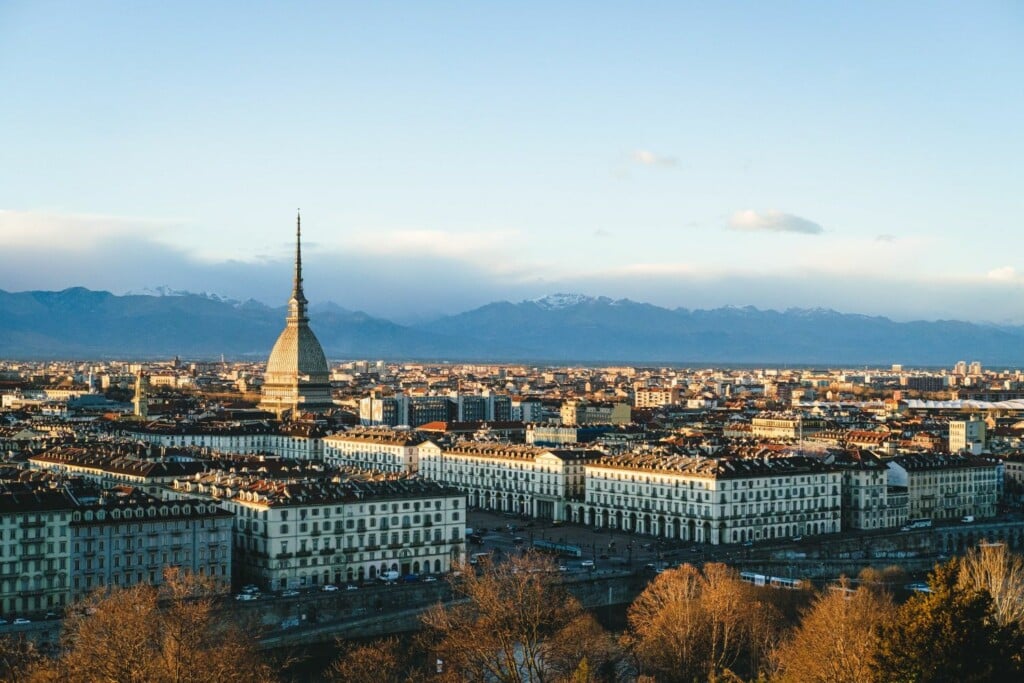 Nottate e colazioni in galleria: la proposta di Torino Art Galleries per Artissima