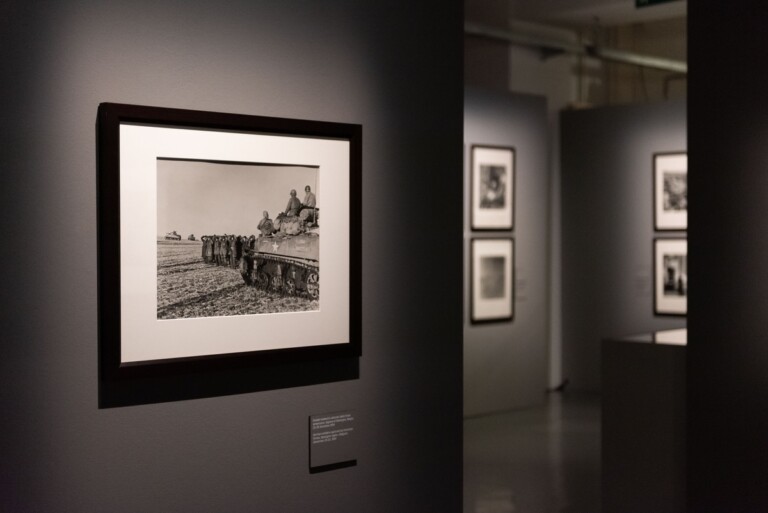 Robert Capa. Nella storia, exhibition view at Mudec, Milano, 2022. Photo Carlotta Coppo