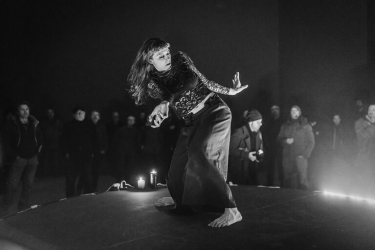 Galoppaoio, danzatrice Angela Babuin, foto James Catrozzi