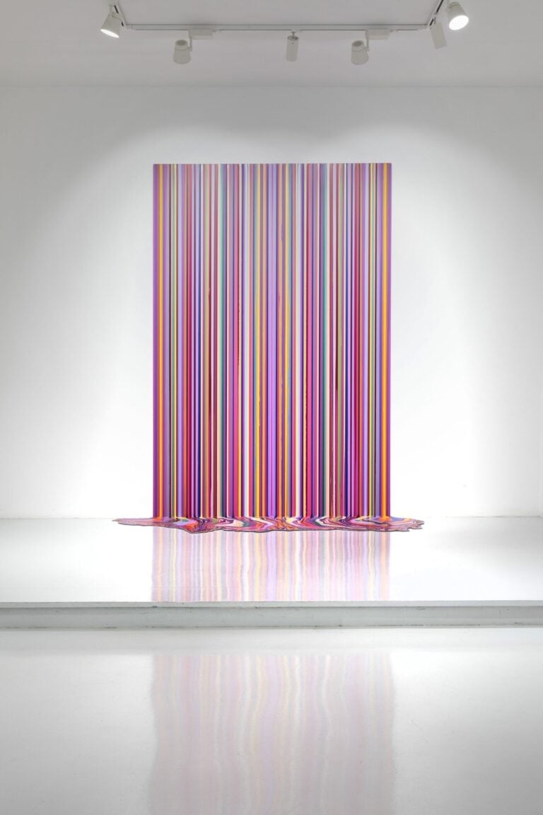 Ian Davenport. Mirrors. Exhibition view at Luca Tommasi Gallery, Milano 2023