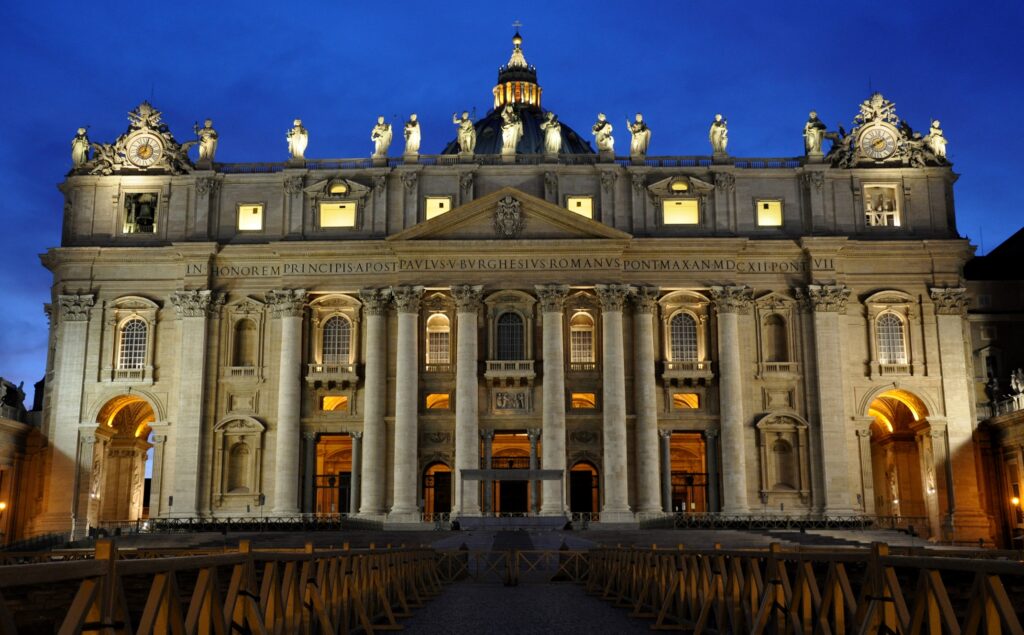 Al via il Giubileo degli Artisti. Un nuovo spazio espositivo e l’installazione che fa suonare la campana di San Pietro