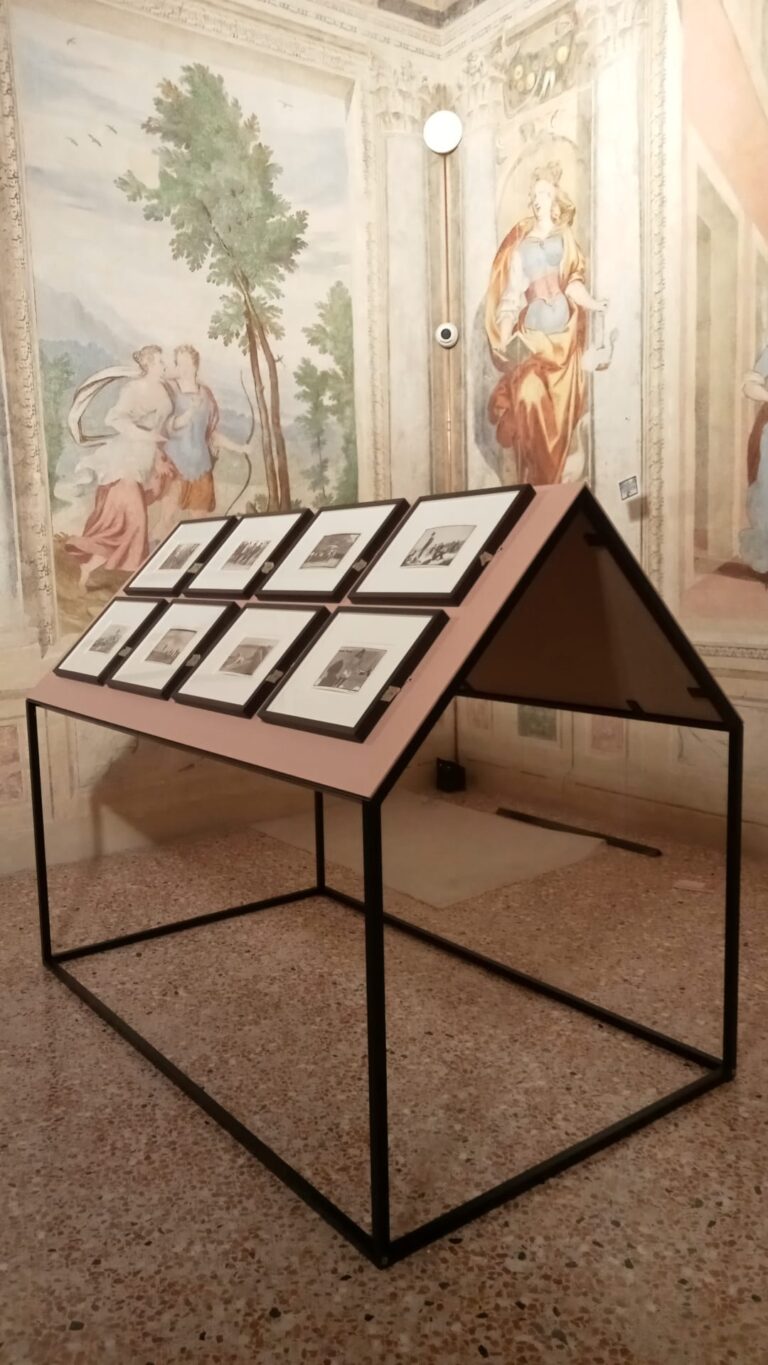 Elliott Erwitt. Vintage, installation view at Villa Bassi Rathgeb, Abano Terme, 2023