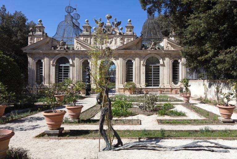 Giuseppe Penone. Gesti universali, Installation view, Giardino dell'Uccelliera 4, Galleria Borghese, Roma ph. S. Pellion © Galleria Borghese