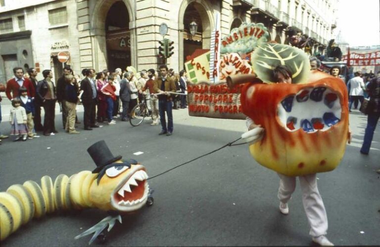 Piero Gilardi, Manifestazione del 1º maggio a Torino, 1983