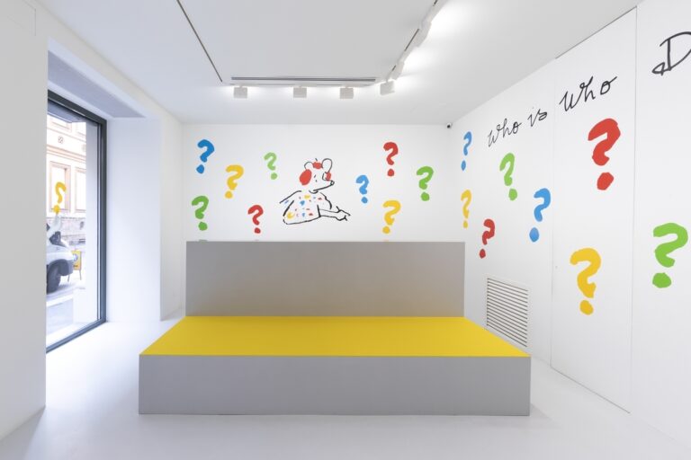 Simon Fujiwara, Who is Who Dimensional, installation view at Giò Marconi gallery, Milano, 2023