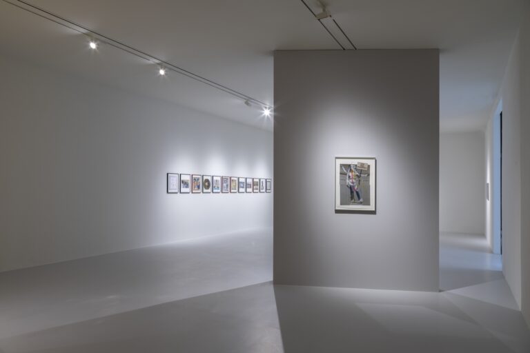 Simon Fujiwara, Who is Who Dimensional, installation view at Giò Marconi gallery, Milano, 2023