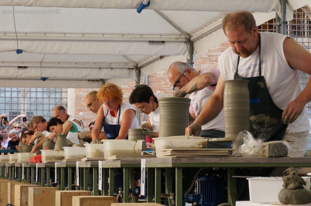 Il festival “Buongiorno ceramica!” arriva alla nona edizione. Performance, laboratori e mostre