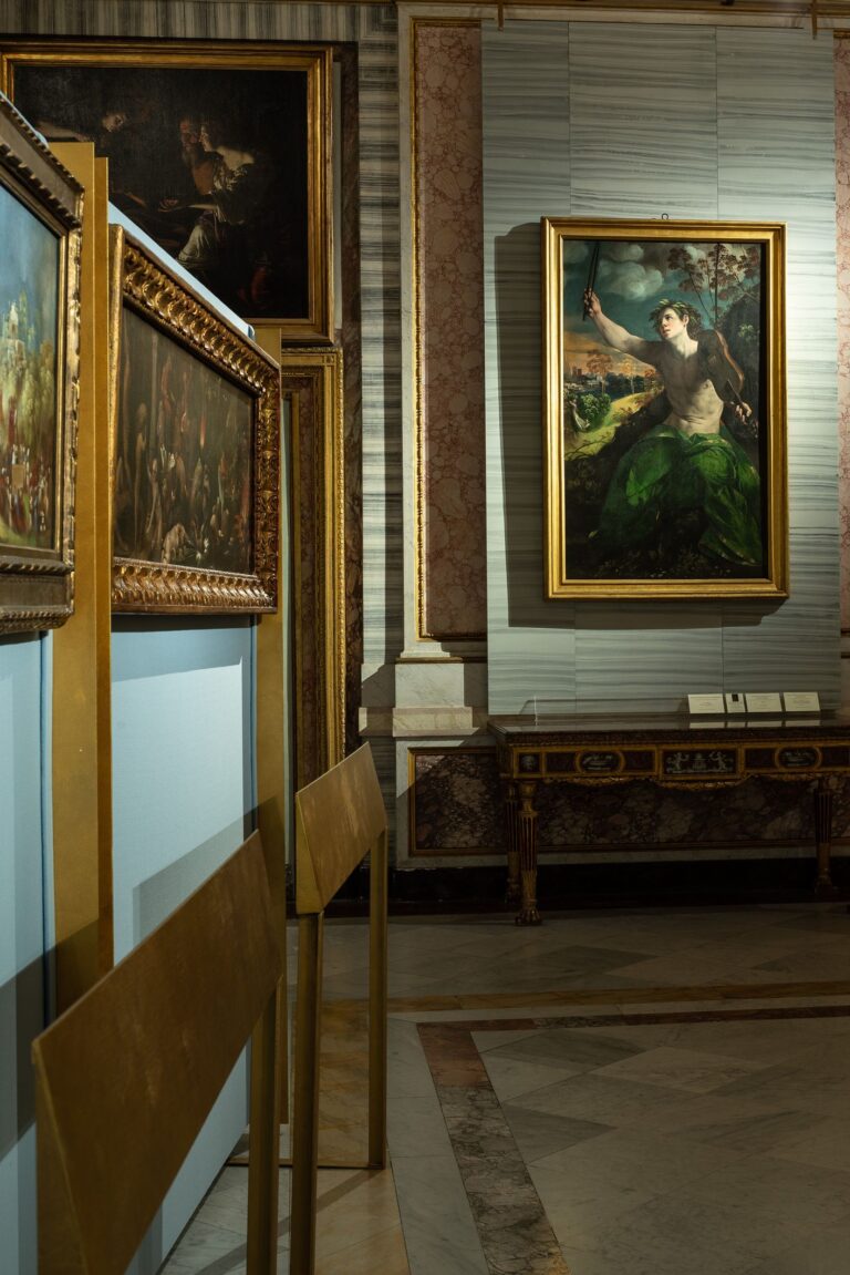 Dosso Dossi. Il fregio di Enea, installation view con Apollo e Dafne. Photo A. Novelli © Galleria Borghese