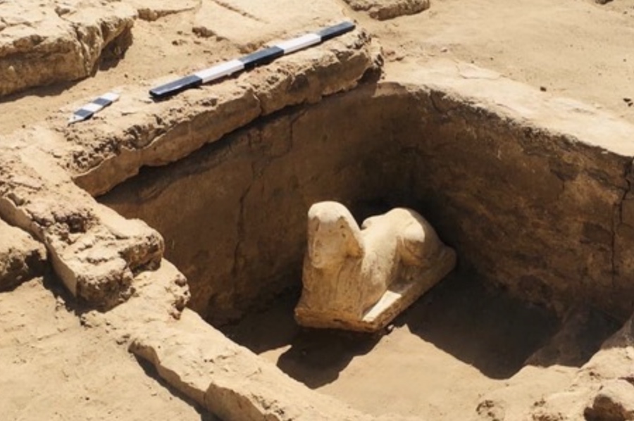 La sfinge di epoca romana scoperta in Egitto