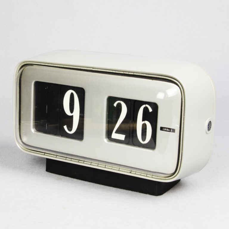 Gino Valle, orologio da tavolomuro Cifra 5, 1956, Solari Udine, metallo e materiali polimerici, Noleggiocose di Andrea Moscardi