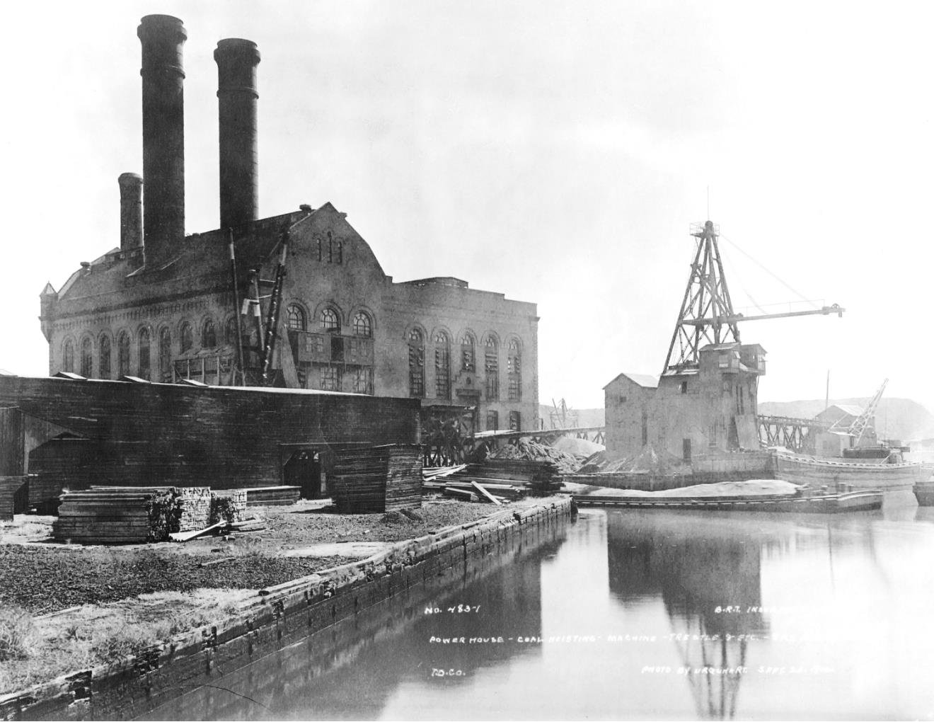 La centrale elettrica sul canale di Gowanus, foto d'epoca