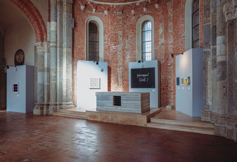 Pourquoi l'art?, installation view at Basilica di San Celso, Milano, 2023