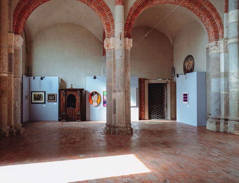 Pourquoi l'art?, installation view at Basilica di San Celso, Milano, 2023