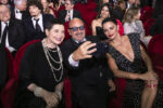 Isabella Rossellini, Emanuele Crialese e Penelope Cruz durante la cerimonia di premiazione dei David di Donatello 2023