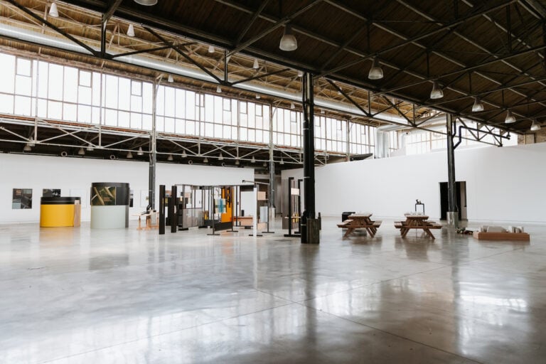 Pietro Fortuna, Glory VI. Au temps où nous n'étions pas des hommes, installation view at BPS22, Charleroi (Belgio), 2023