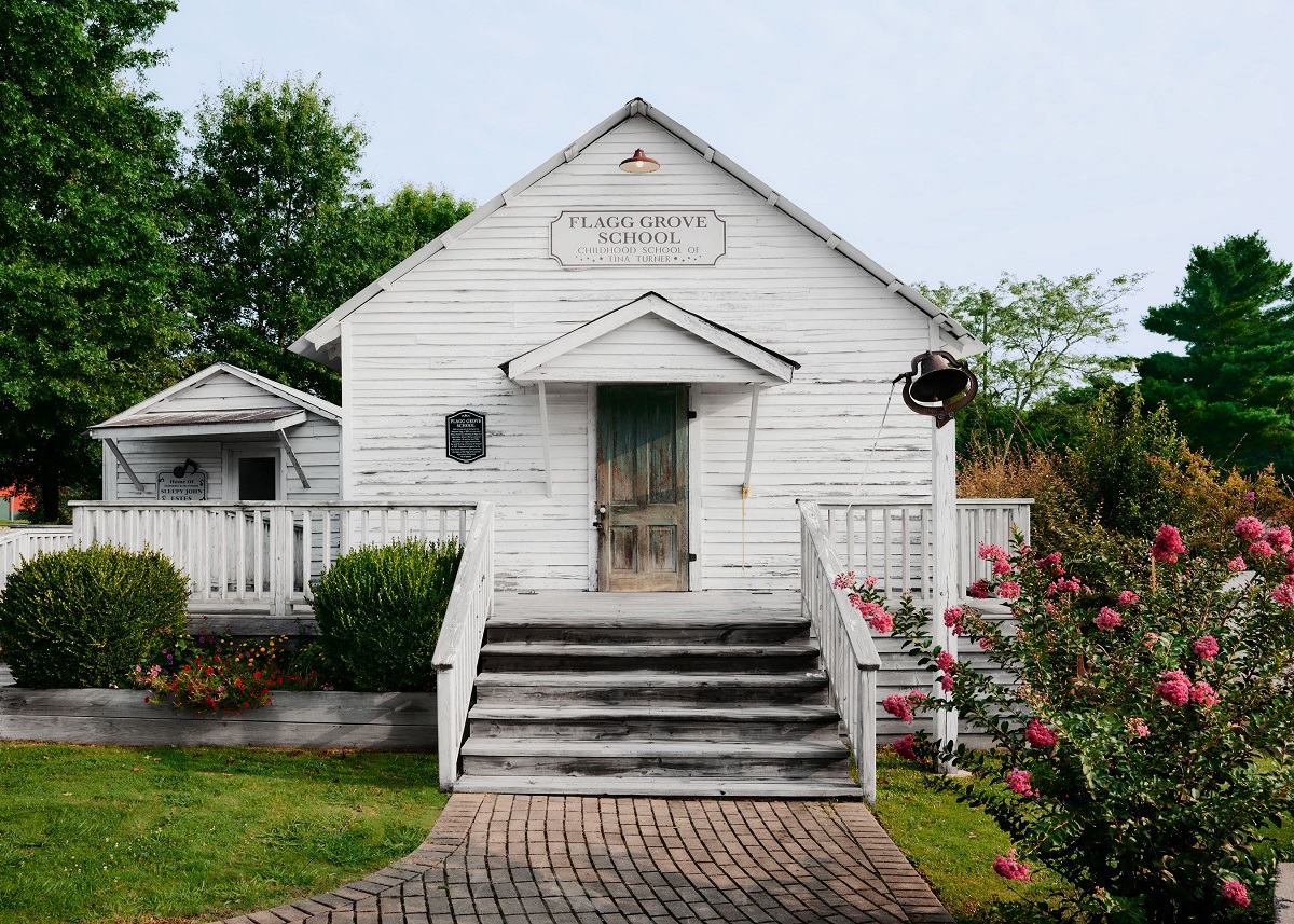 La Flagg Grove School, oggi è il Tina Turner Museum (1)