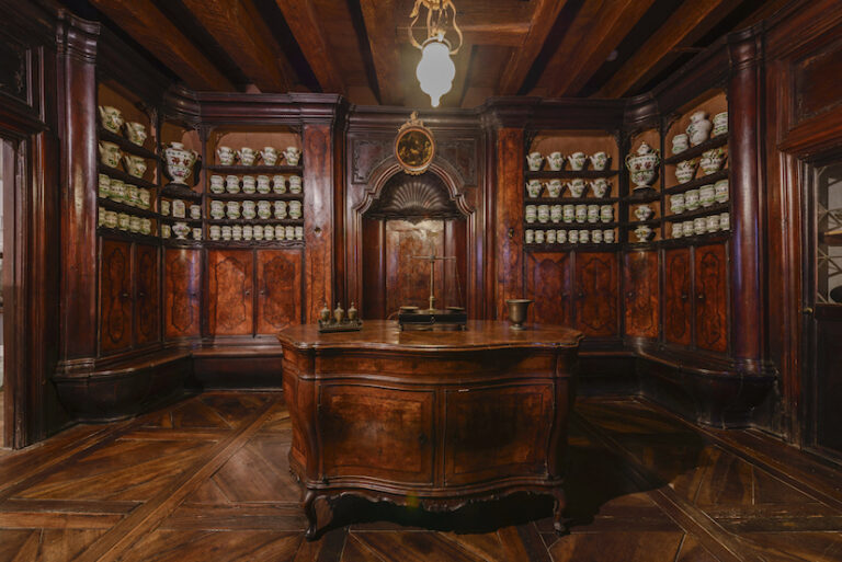 La farmacia, Ca' Rezzonico (Fondazione Musei Civici di Venezia), Venezia. Courtesy of Fondazione Musei Civici di Venezia. Photo Andrea Avezzù