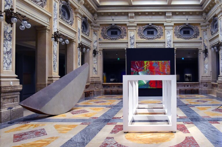 Una collezione inattesa. Viaggio nel contemporaneo tra pittura e scultura, installation view at Gallerie d'Italia, Milano, 2023. Photo Roberto Serra