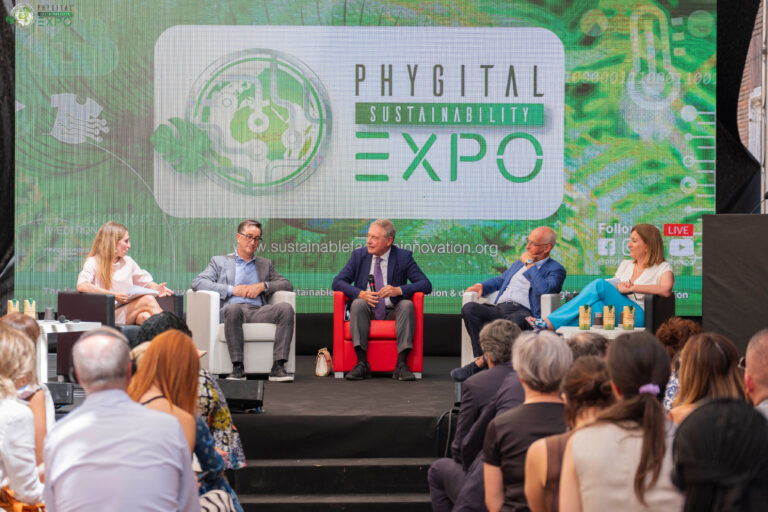 Adolfo Urso al centro, Phygital Sustainability Expo, Roma, 2023