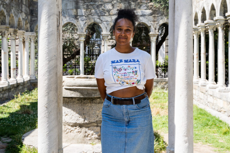 Dominique White durante la residenza in Italia presso il centro storico di Genova. Photo: TIWI