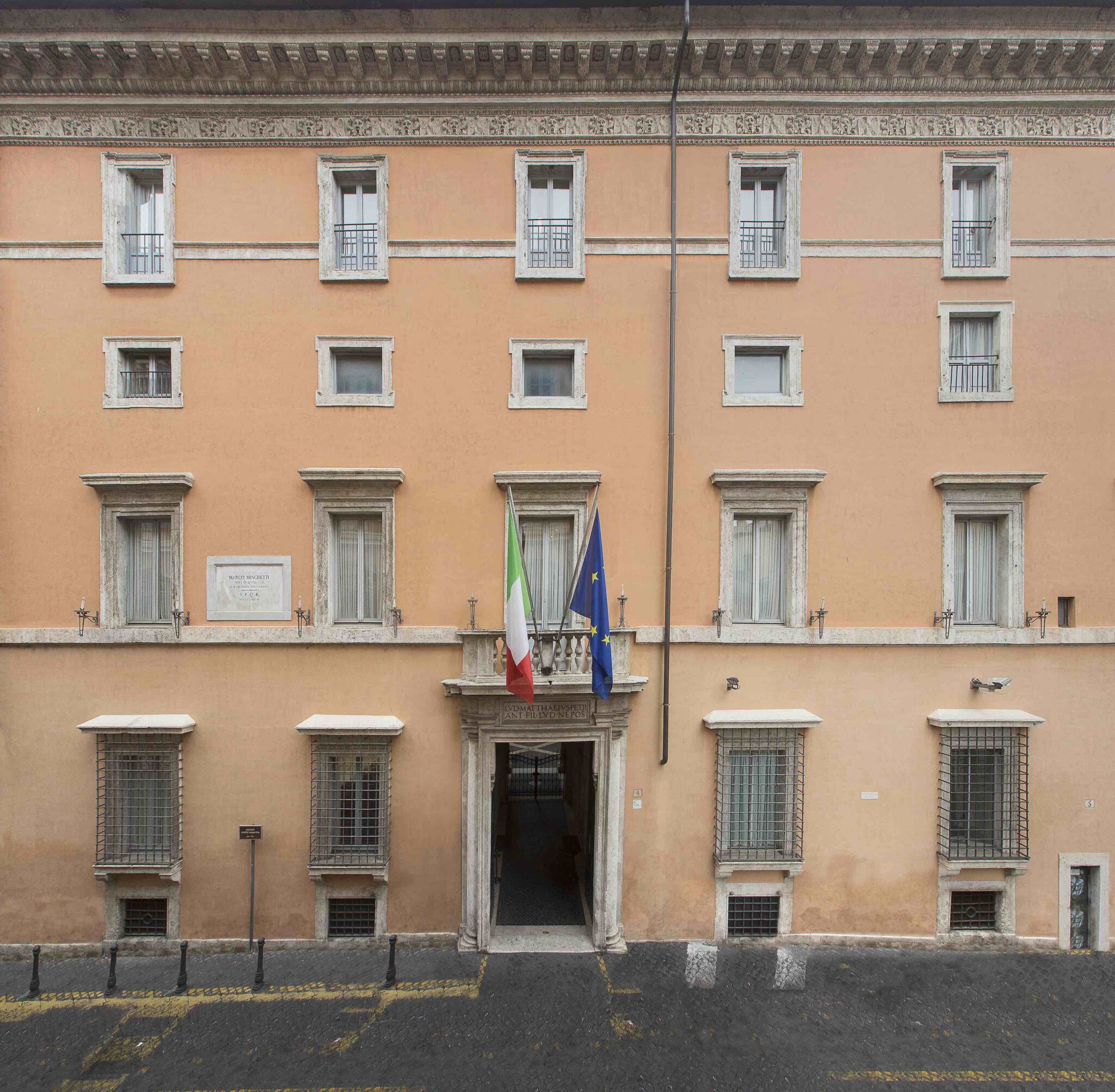 Apre A Roma Lo Spazio Treccani Arte