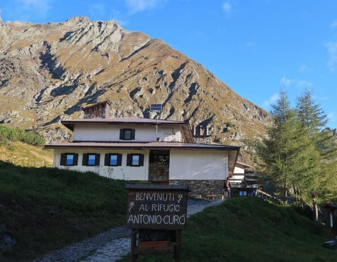 La Carrara in Alta Quota. Escursioni nei rifugi alpini per cercare le opere del museo di Bergamo